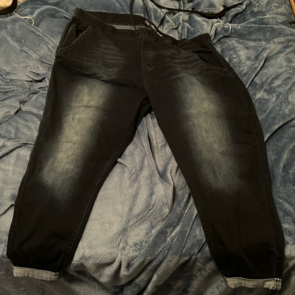 Signature by Levi 3x jogger jeans